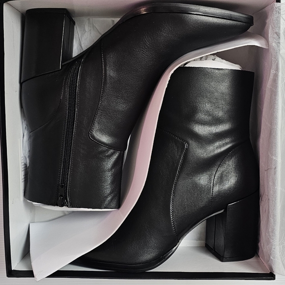 TONY BIANCO Brazen Ankle Boot in Black Luxe Size 10 - Picture 2 of 12